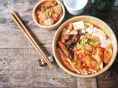军队炖面条韩国食物