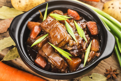 中国菜:一盘红烧羊肉