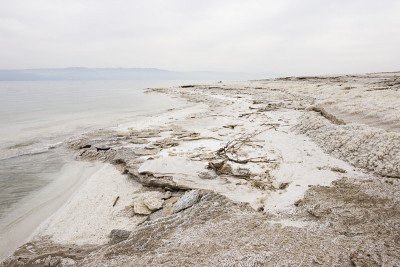 死海的海岸线