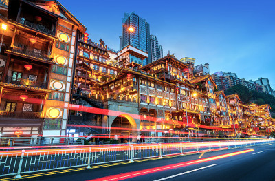 中国重庆的古典建筑:洪崖洞。