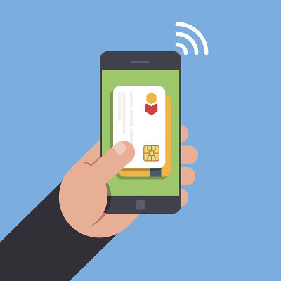 NFC tehnology。智能手机非接触式支付。智能手机屏幕上的银行卡。手机在一个男人的手里。平面
