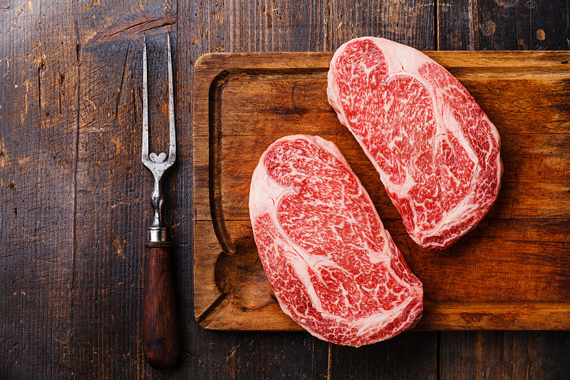 生鲜大理石肉牛排肋眼