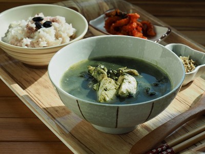 韩国菜辣椒素牡蛎豆腐汤