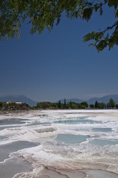 美丽的棉花城堡pamukkale自然池温泉，土耳其