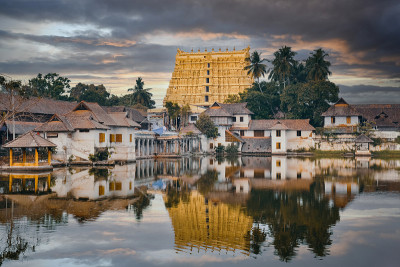 日落时分的Sree Padmanabhaswamy寺庙，Thiruvananthapuram城市，印