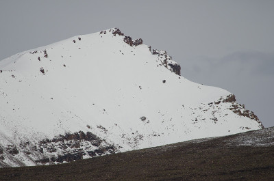 劳卡国家公园的雪峰。
