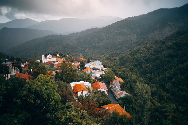 塞浦路斯山区的一个小村庄