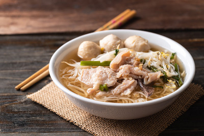 猪肉丸米粉汤，泰式汤面