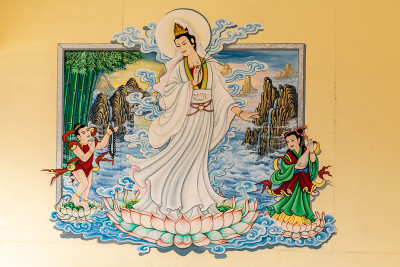 泰国西拉差高来岛观音祠上的画。