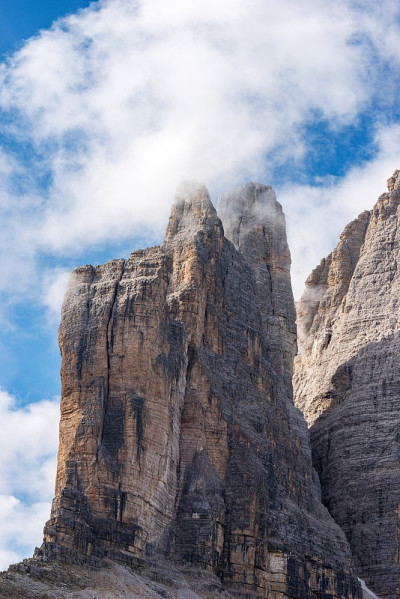 岩石北部的Drei Zinnen或Tre Cime di Lavaredo -多洛米特意大利阿尔卑斯