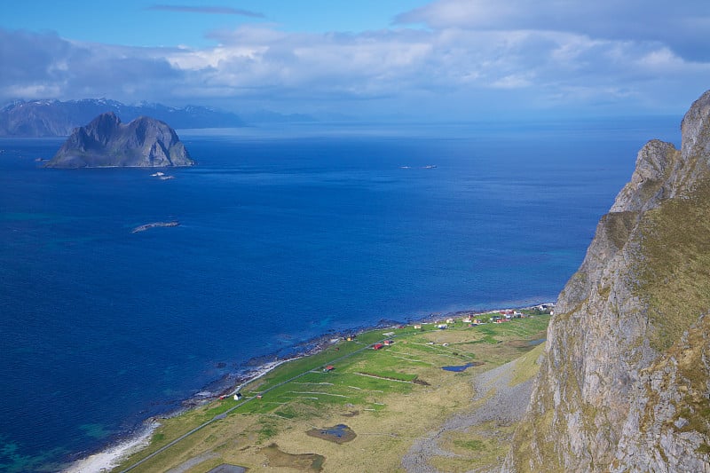 洛弗滕海岸