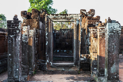 宏伟的Banteay Srey神庙