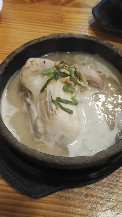 韩国食品，人参鸡汤(三叶堂)