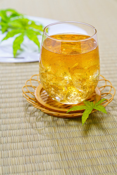 大麦茶，日本大麦茶的形象