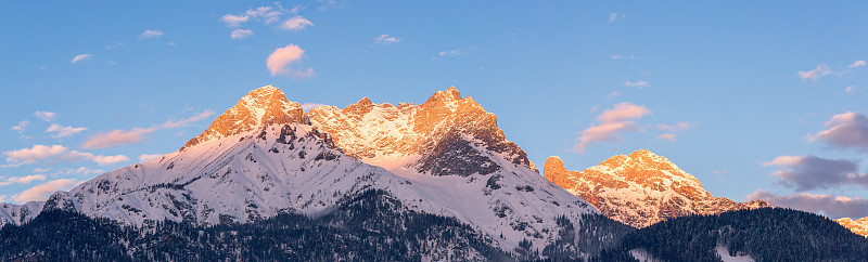 田园诗般的雪山山峰，冬日夕阳，风景，阿尔卑斯山，奥地利