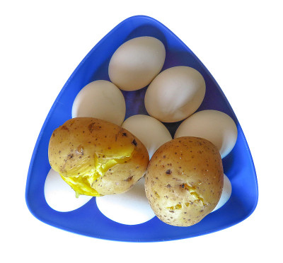 煮土豆和鸡蛋