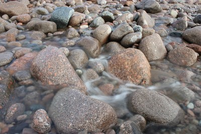 岩石和水