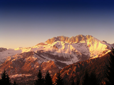 的雪山