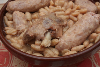 鹅肉砂锅配香肠
