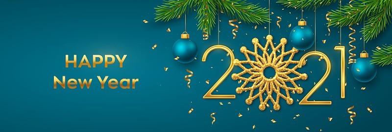 2021年新年快乐。蓝色背景上挂着金色的金属数字“2021”，上面有雪花、小球、松枝和五彩纸屑。新年