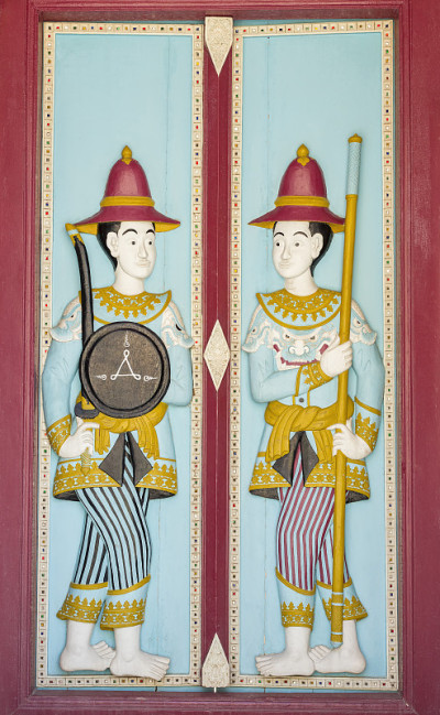 泰国寺庙的木制门板