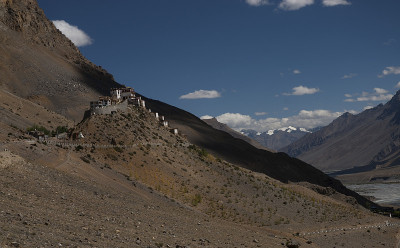 修道院在山