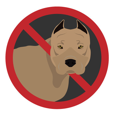矢量斗牛犬停止标志孤立在白色背景。带有狗脚印的动物非法闯入标志。宠物在白色与红色帆布禁止标志贴纸或围