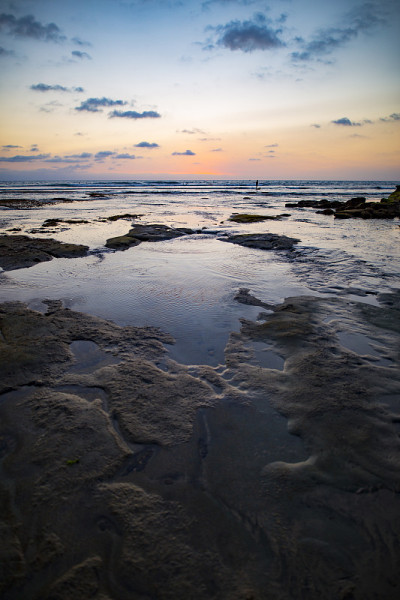 日落时的退潮海景