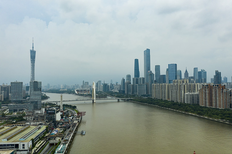 航拍广州珠江两岸的商业建筑