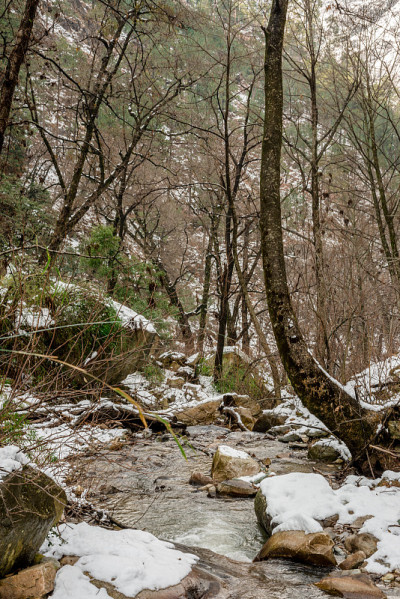 白雪覆盖着雄伟的喜马拉雅山冬季景观