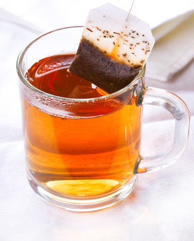 茶包在杯子里