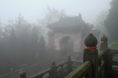那里有许多道教寺庙