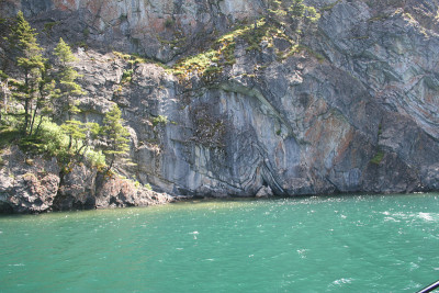 上沃特顿湖的海岸线