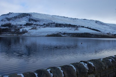 雪山湖泊和河流