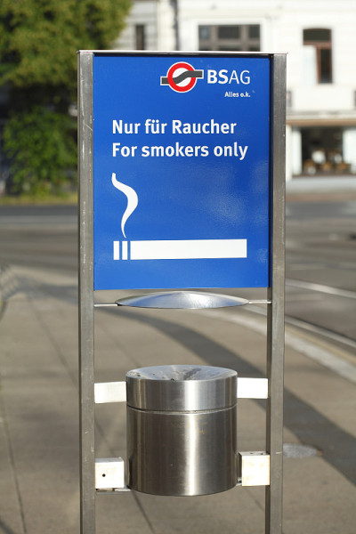 Raucherscilder16a003.JPG