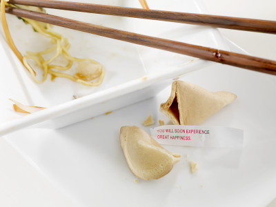 幸运饼干与空碗面条