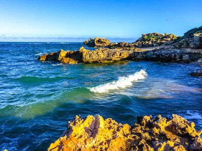 贝隆角的海景