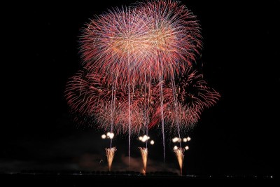 秋田县大仙市烟花表演