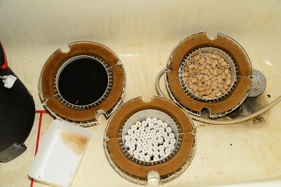 清洗鱼缸的过滤器