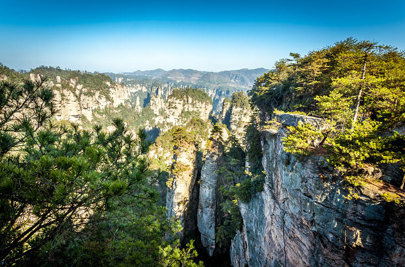 中国湖南张家界的天子山山顶。