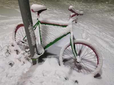 雪地里的自行车