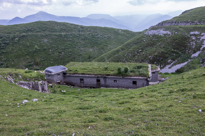第一次世界大战时在山上建的旧兵营