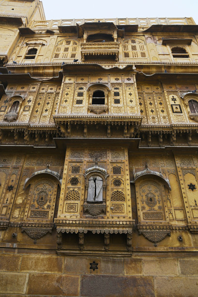 印度拉贾斯坦邦Jaisalmer的Haveli或宫殿传统建筑细节