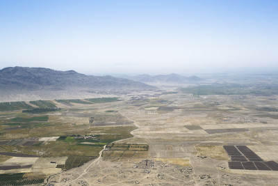 阿富汗坎大哈市的山区、沙漠和农业区