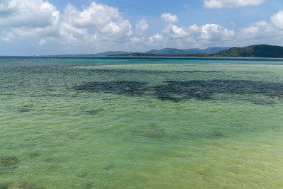 从久崎海岸看Iriomote岛(小浜岛/小浜岛，冲绳)