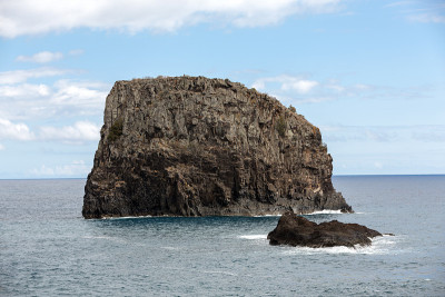 马德拉岛北部海岸，靠近葡萄牙的波尔图-达-克鲁兹