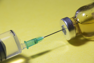 注射器和冠状病毒疫苗