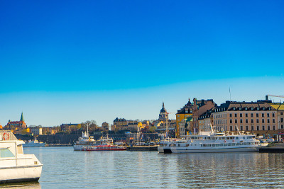 Sodermalm(中区)景观。瑞典首都斯德哥尔摩。湖边全景。