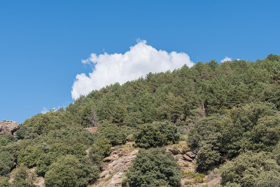 西班牙南部内华达山脉的多山景观