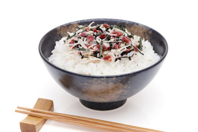 日本白鹤和梅竹配米饭